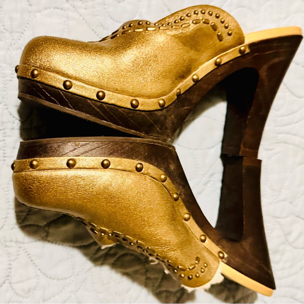 Metro 7 Heeled Mules